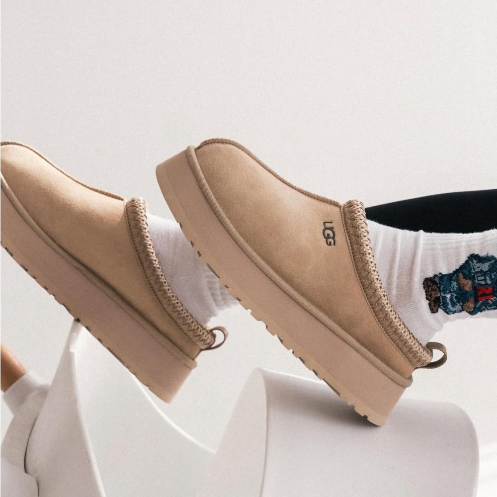 Ugg Tazz W/1122553 Mustard Seed MDSD (womens size)(Ships out in one day) - Picture 1 of 11